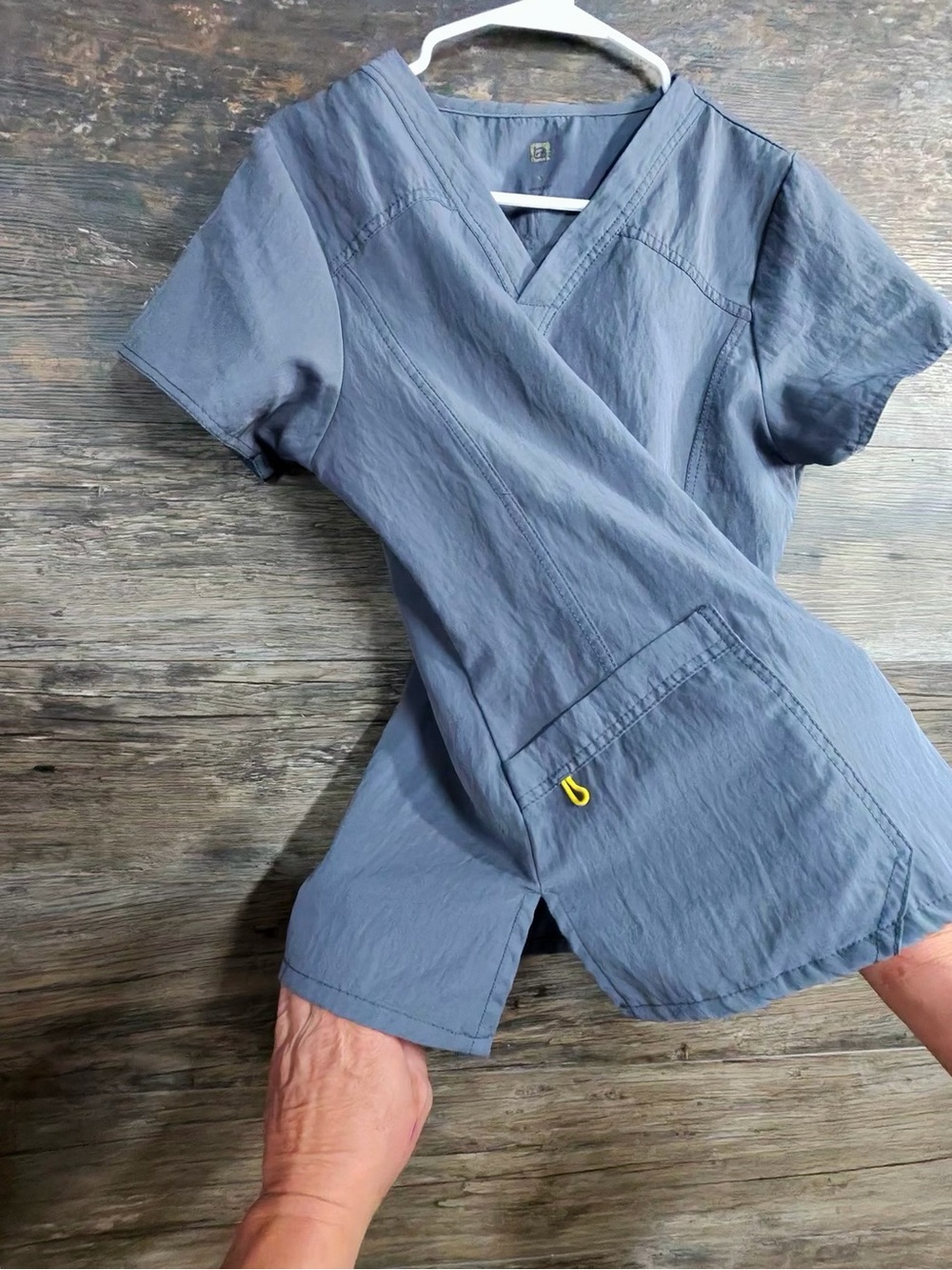 WonderWink Gray V-Neck Short Sleeve Scrub Top - Picture 8 of 9